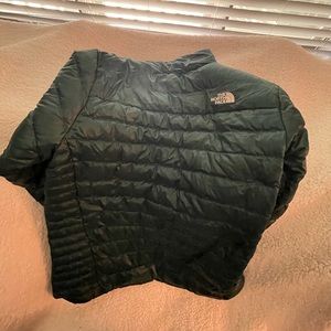 Men’s large North Face jacket in Hunter green.
